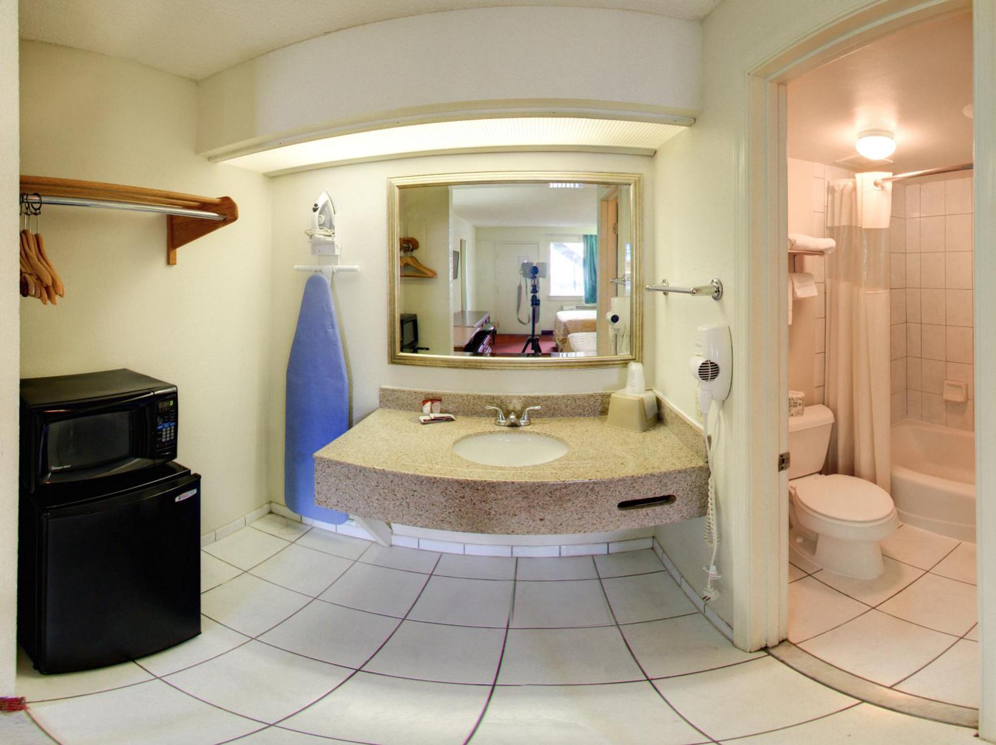 Double Room with Two Double Beds - Smoking