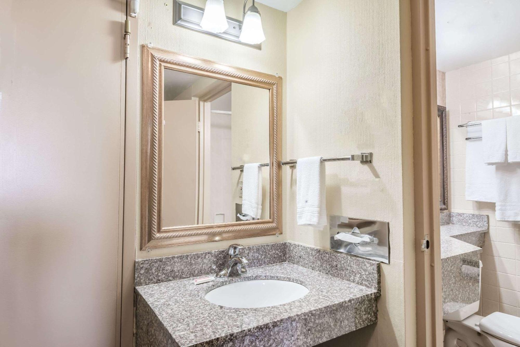 Deluxe Double Room with Two Double Beds - Non-Smoking