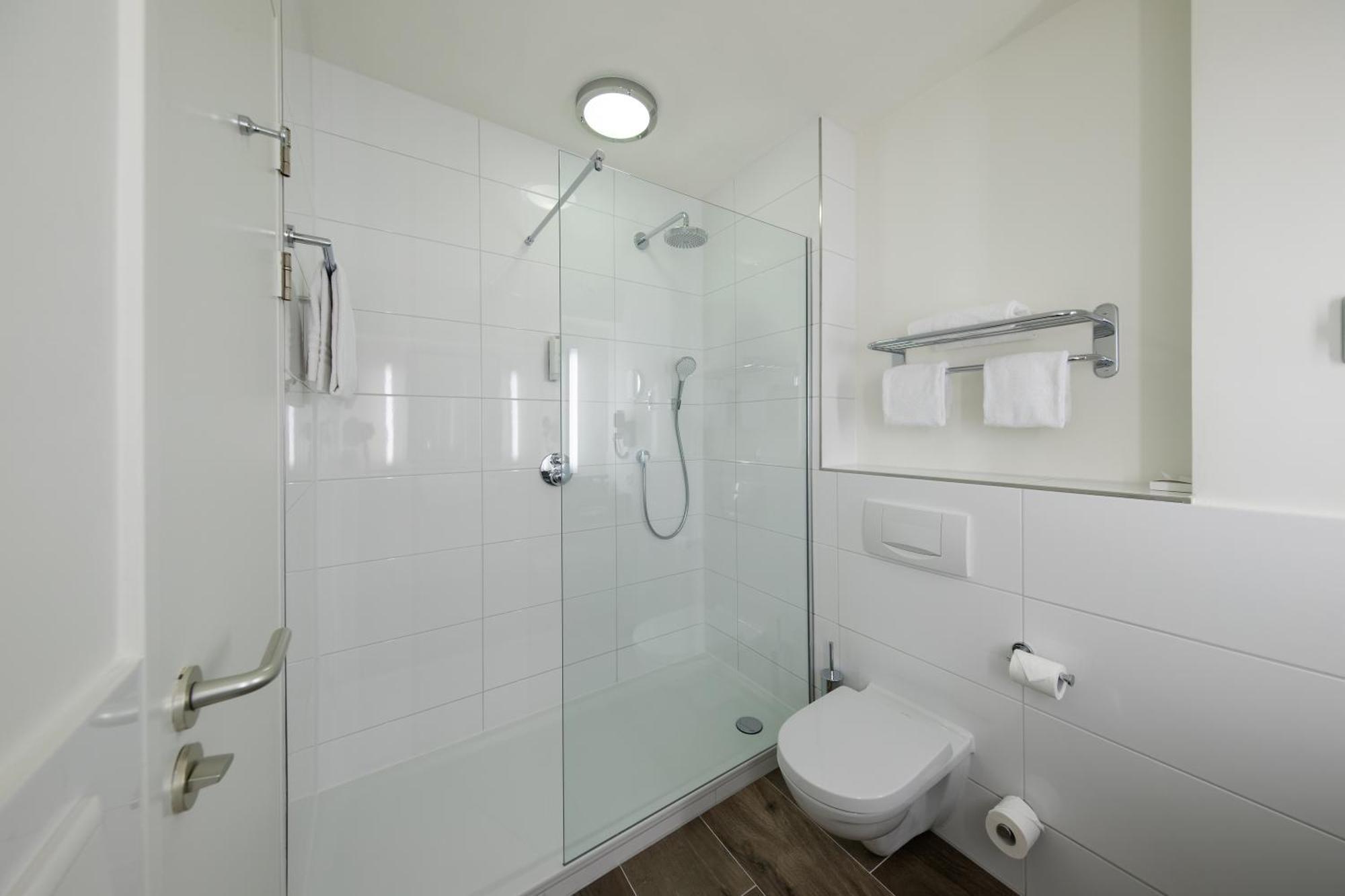 Standard Double Room,688303773:JPEG