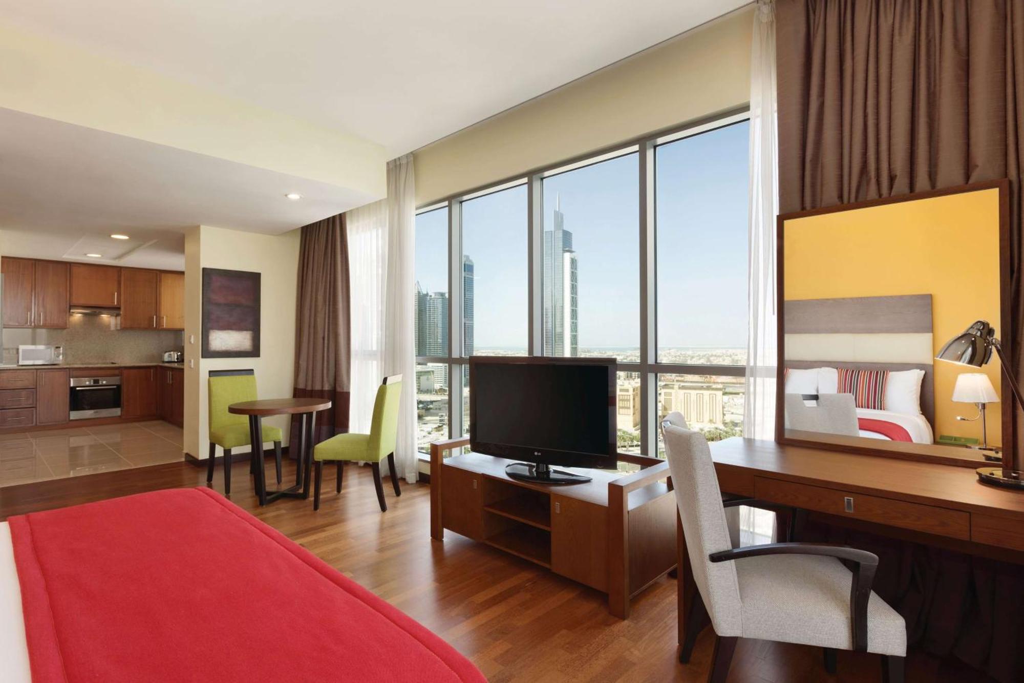 Monolocale King Premium con Vista Burj Khalifa/Fontana, Non Fumatori, Trasferimento Gratuito per Kite Beach, Dubai Mall e Stazione della Metropolitana