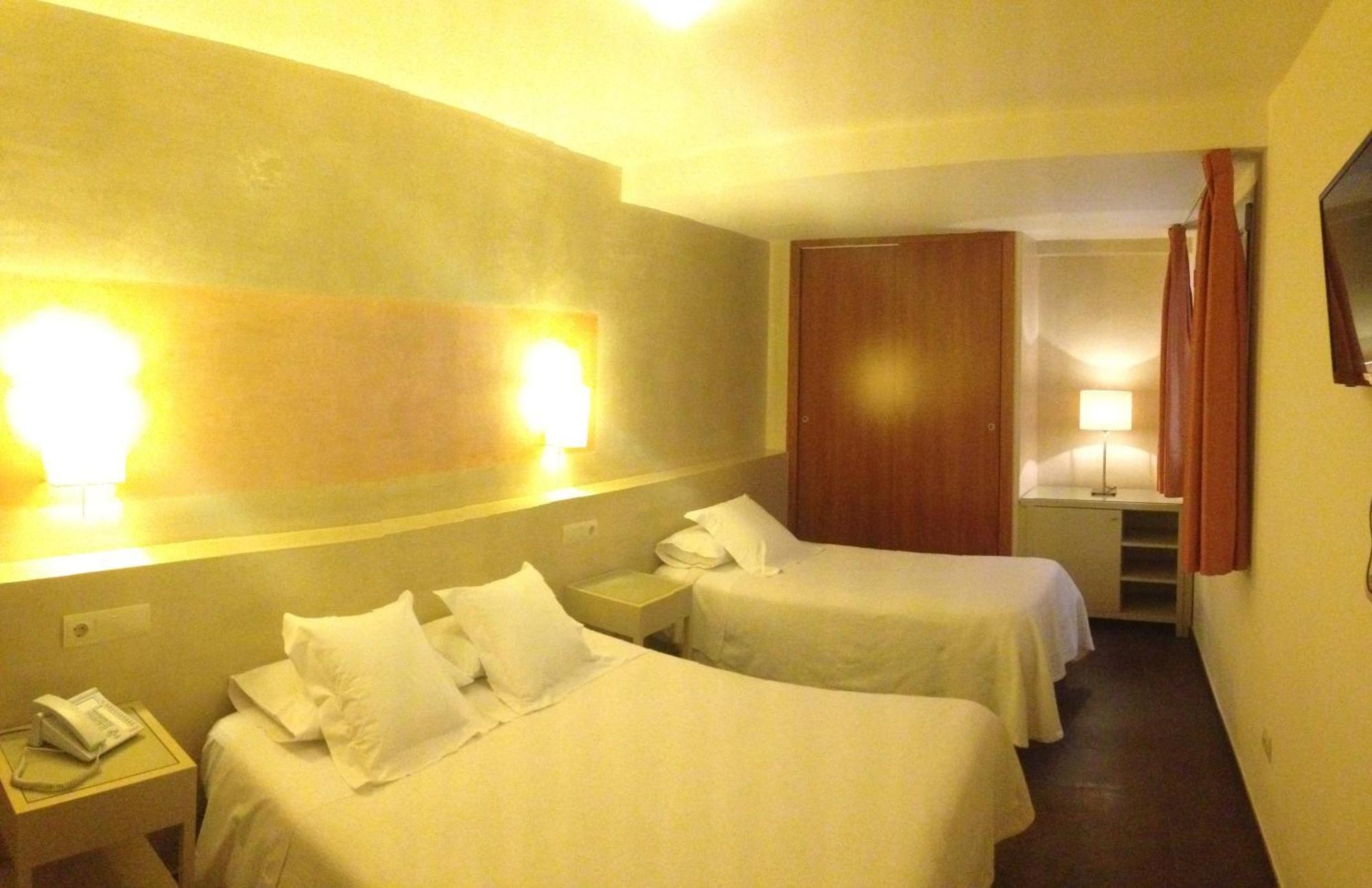 Chambre Lit Queen-Size avec Balcon