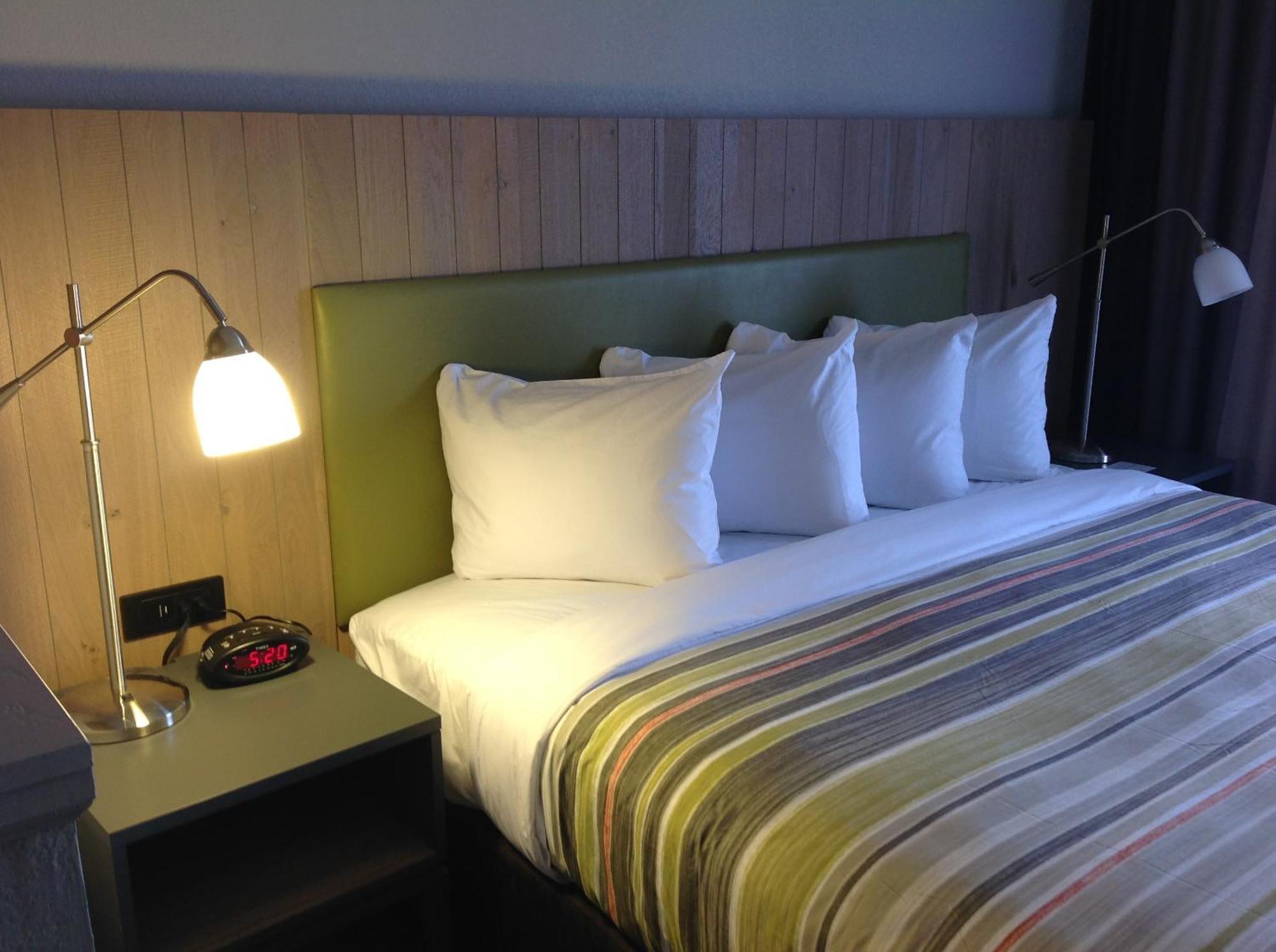 Room with Two Queen Beds - Non Smoking