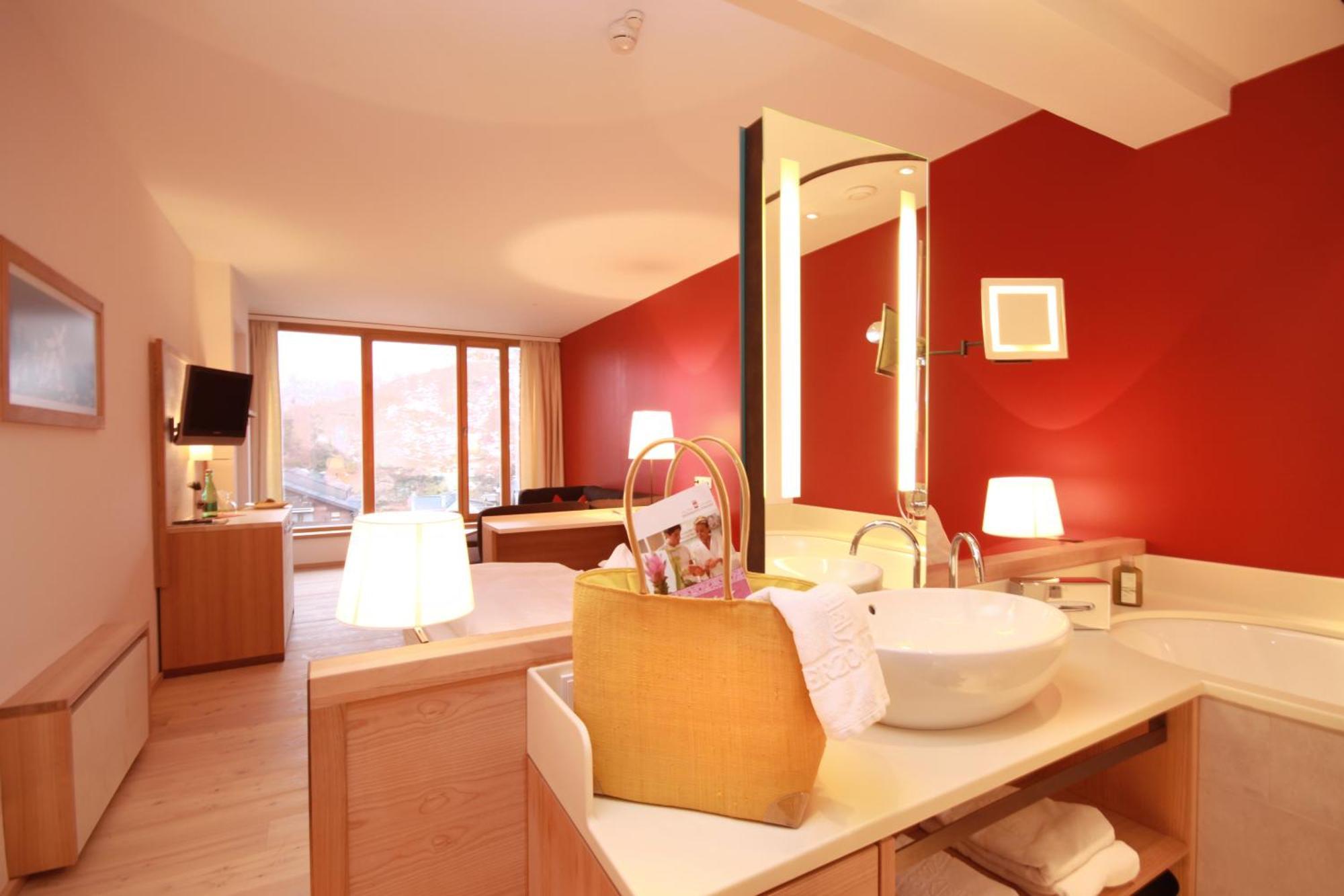 Junior Suite mit Balkon und Bergblick