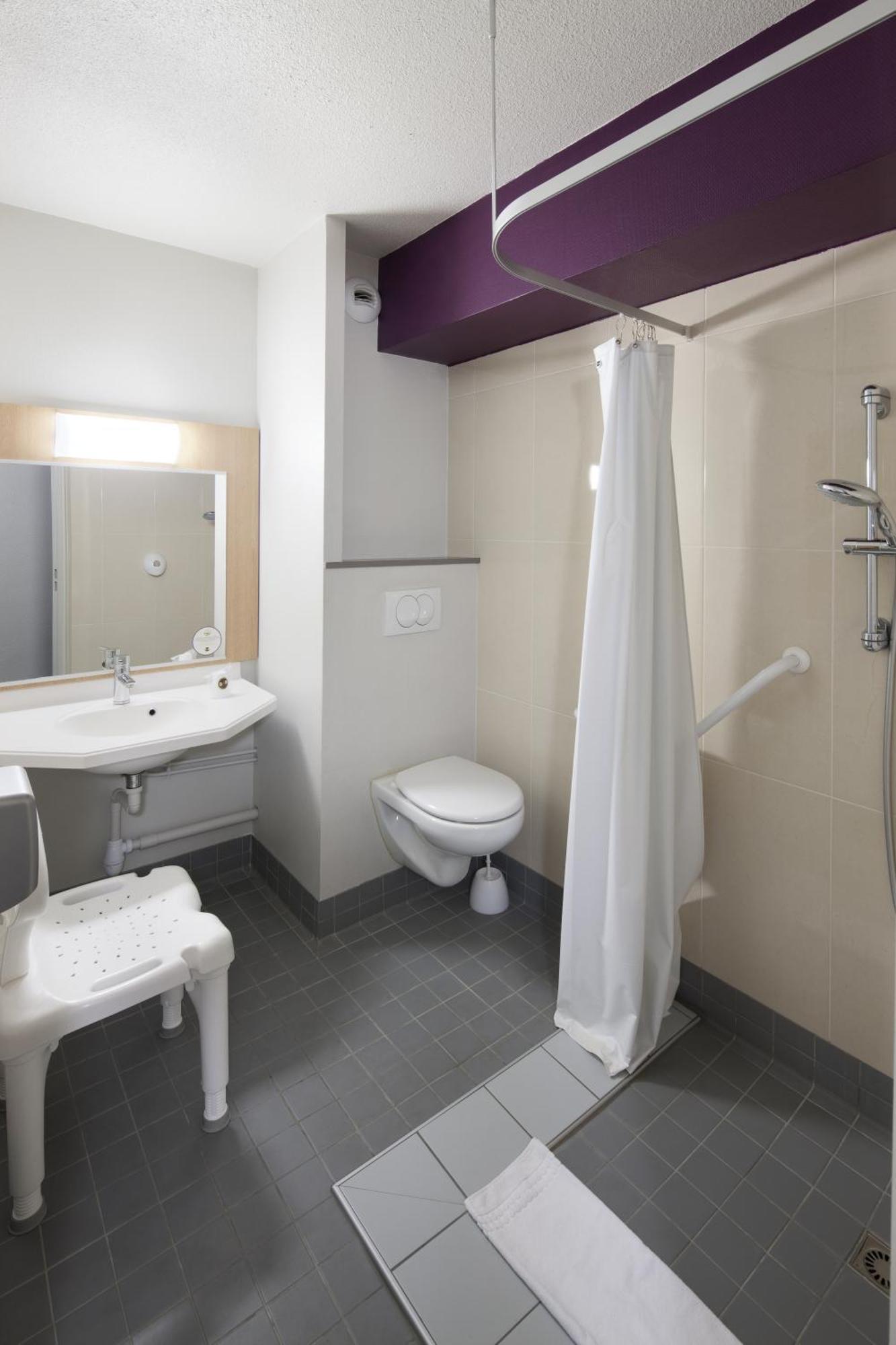 Chambre Double - Accessible aux Personnes à Mobilité Réduite - Non-Fumeurs