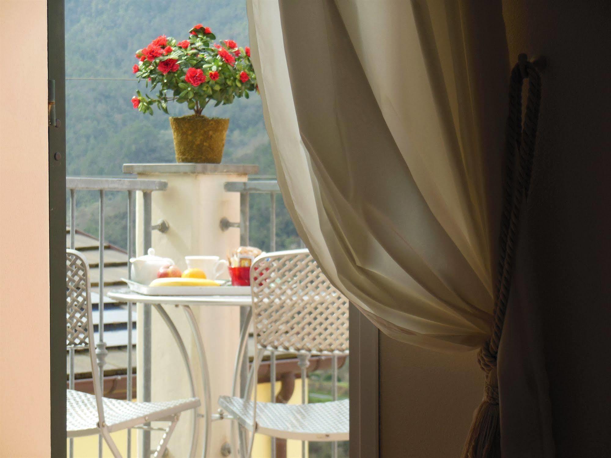 Doppelzimmer mit Balkon und Meerblick