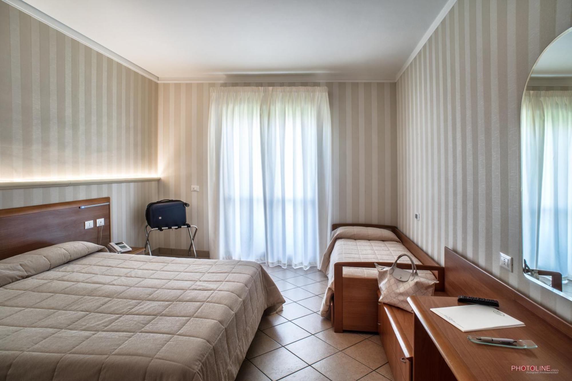 Double or Twin Room,1056670513:JPEG