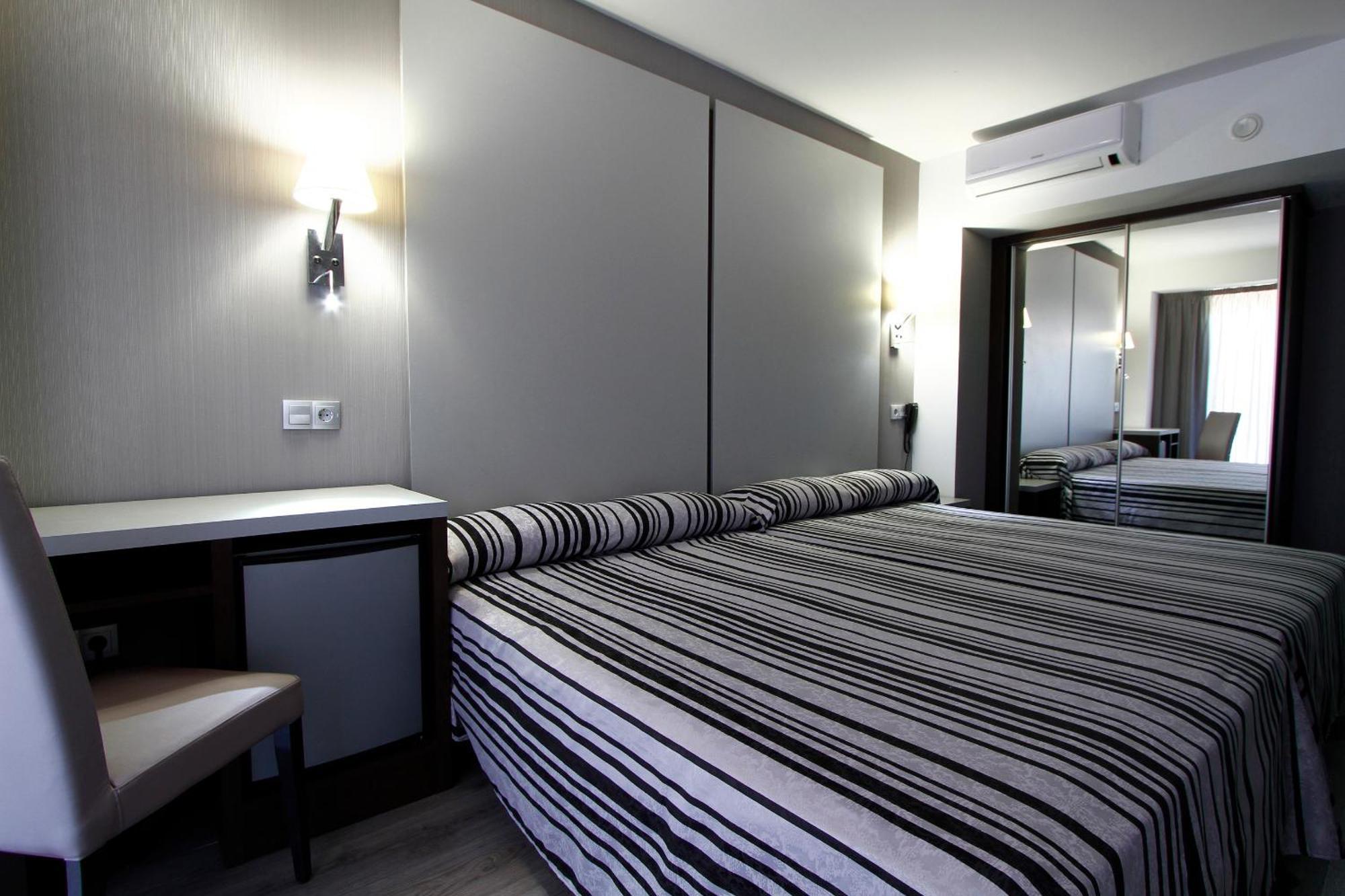Dreibettzimmer (2 Erwachsene + 1 Kind)