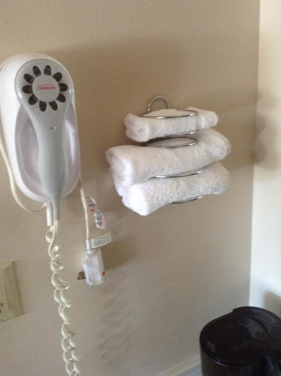 Queen Room with Roll-In Shower - Mobility Accessible/Non-Smoking