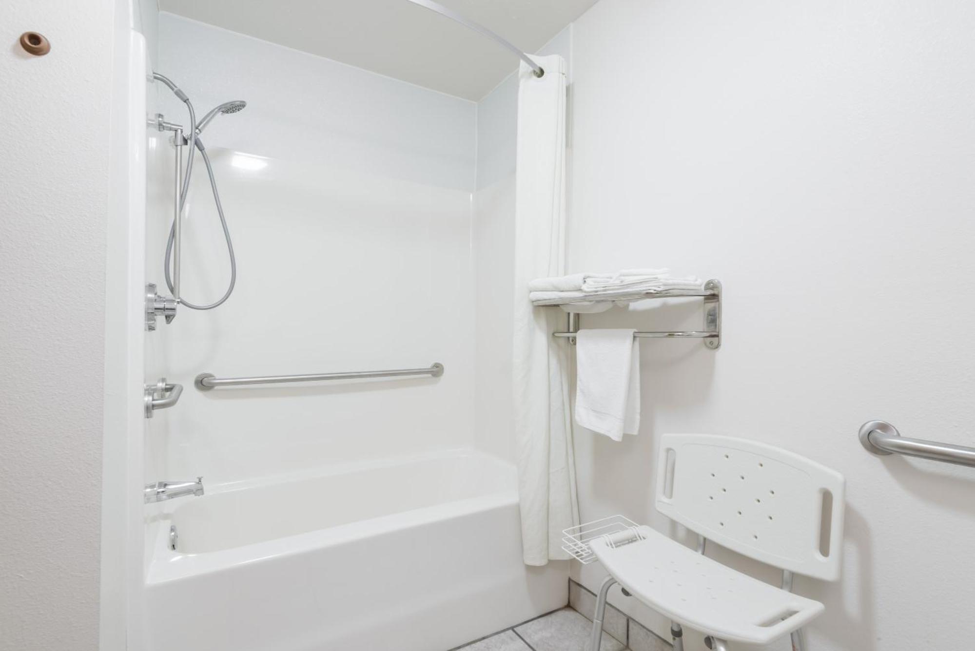 King Room - Disability Access - Non-Smoking