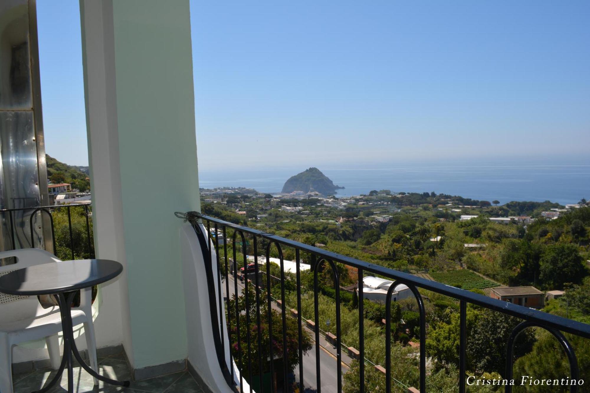Camera Tripla Standard con Vista Mare