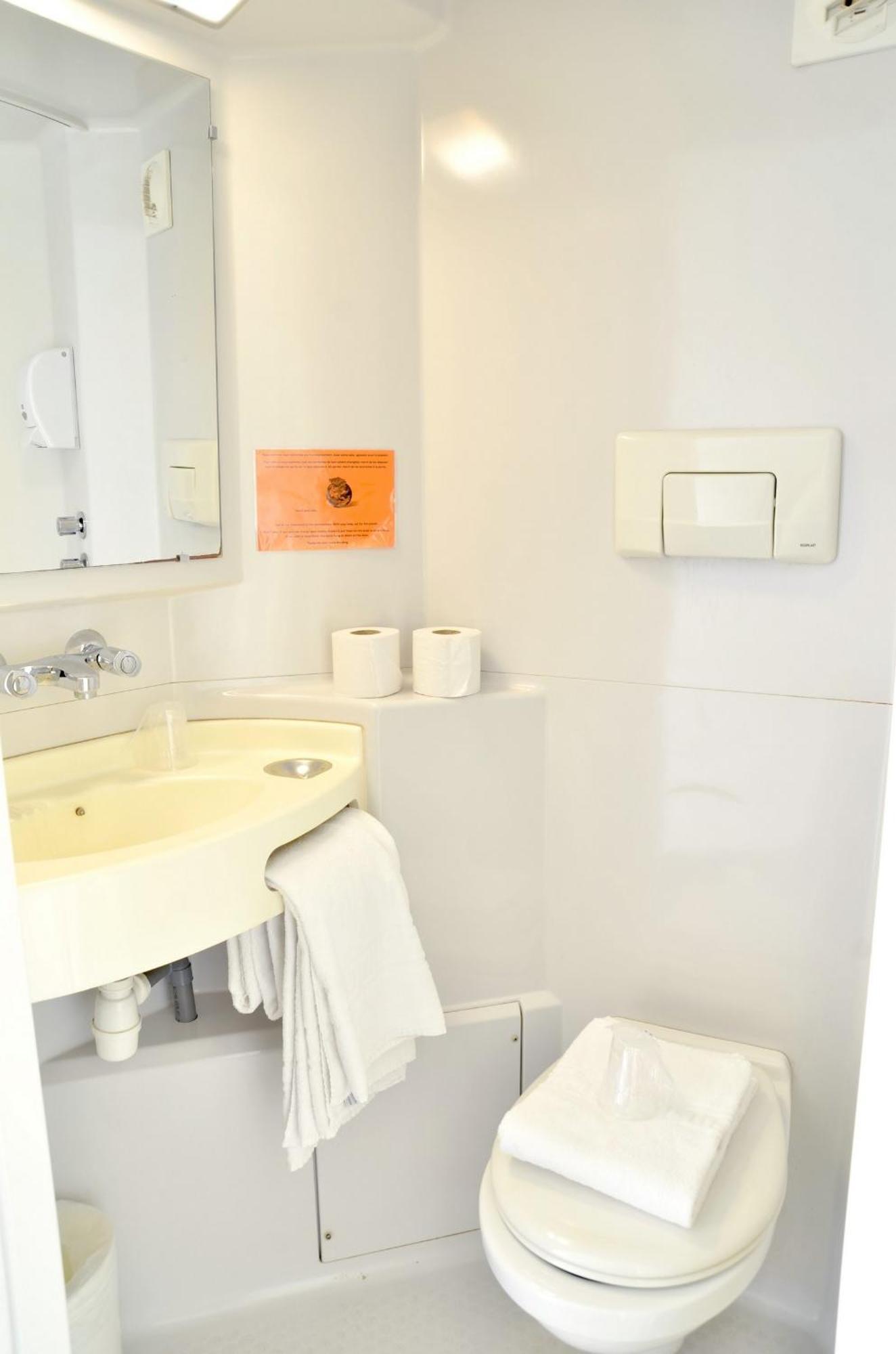 Triple Room 1 Double Bed 1 Single Bed,699206937:JPEG