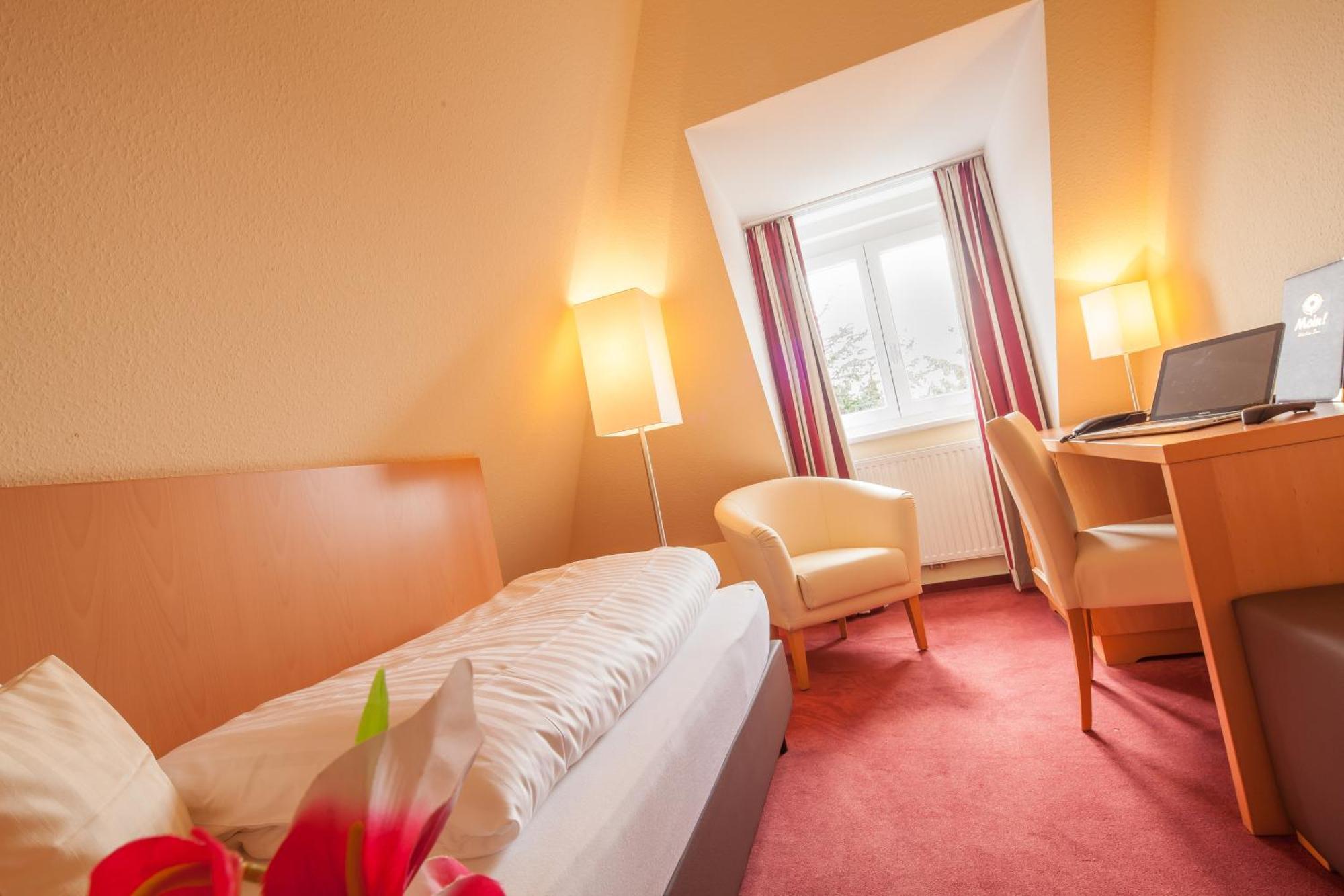 Single Room,1580563459:JPEG