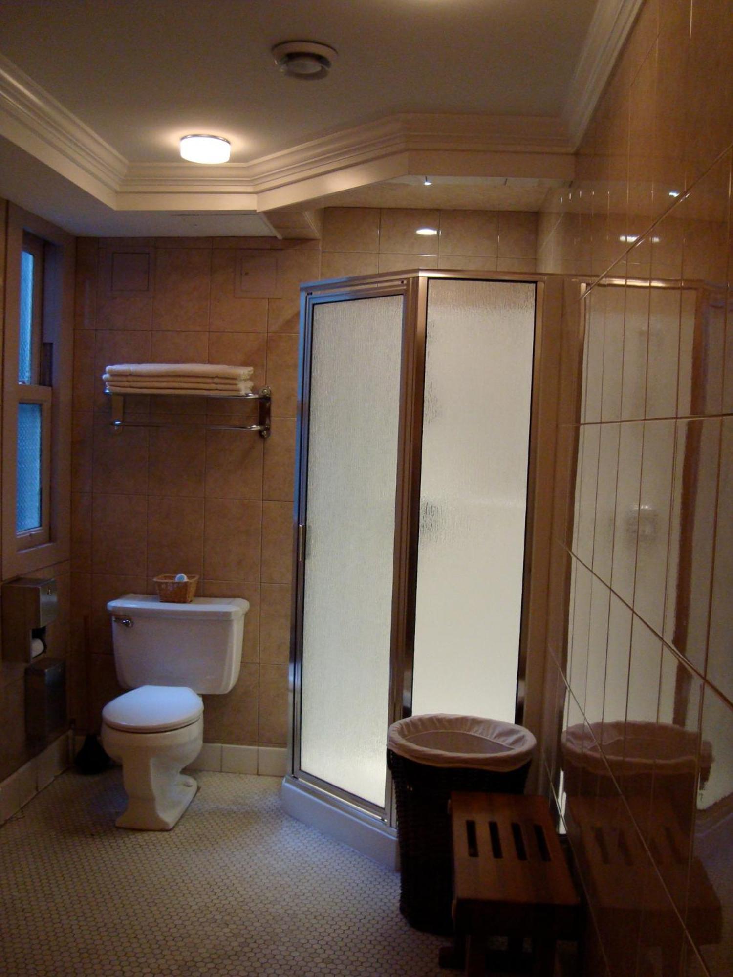 Doppelzimmer mit Gemeinschaftsbad