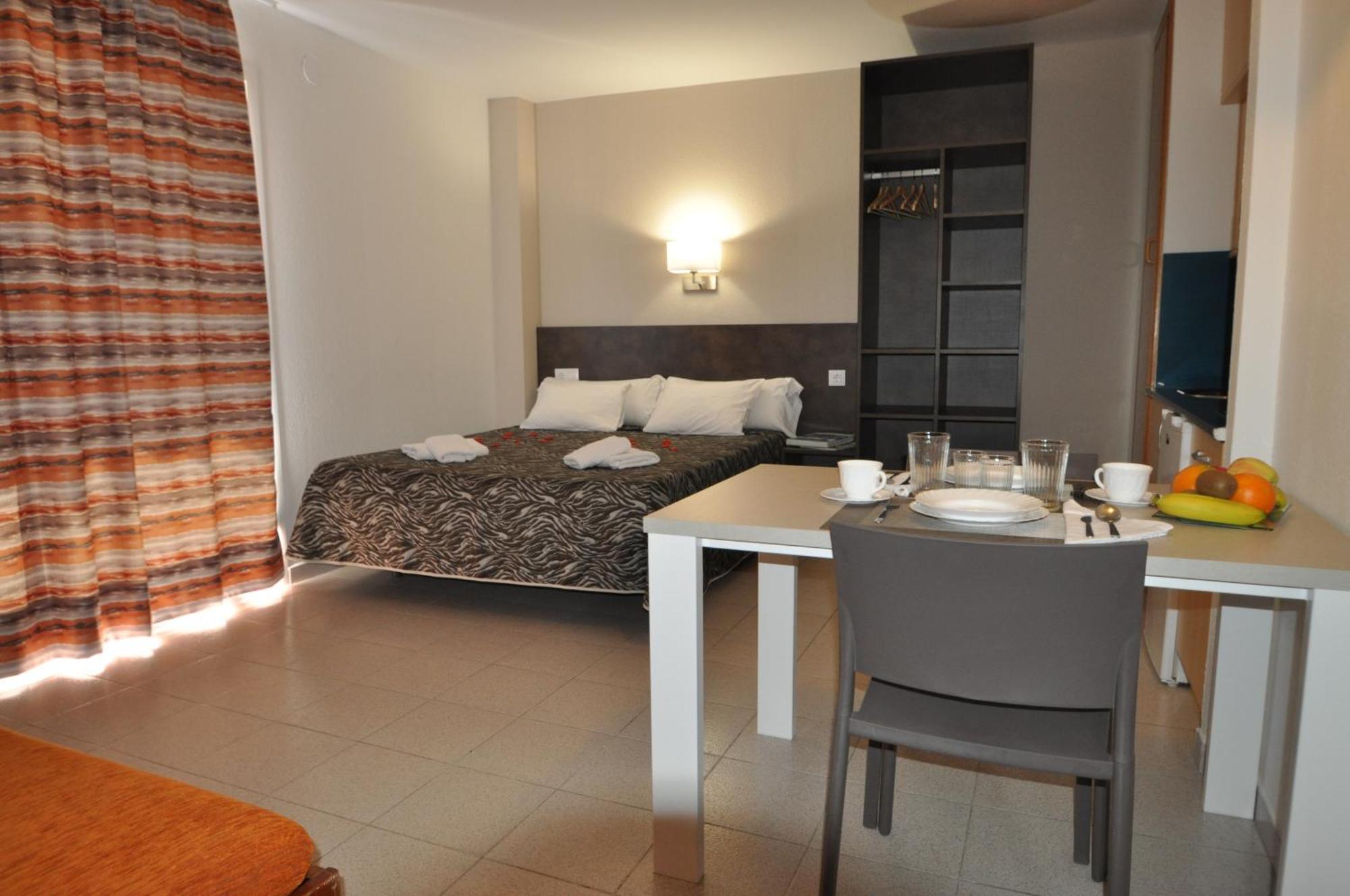 Superior Kamer met Queensize Bed en Bank