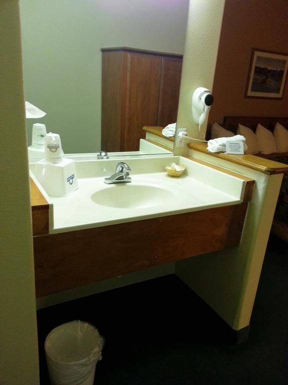 Queen Room with Two Queen Beds - Mobility Accessible/Non-Smoking