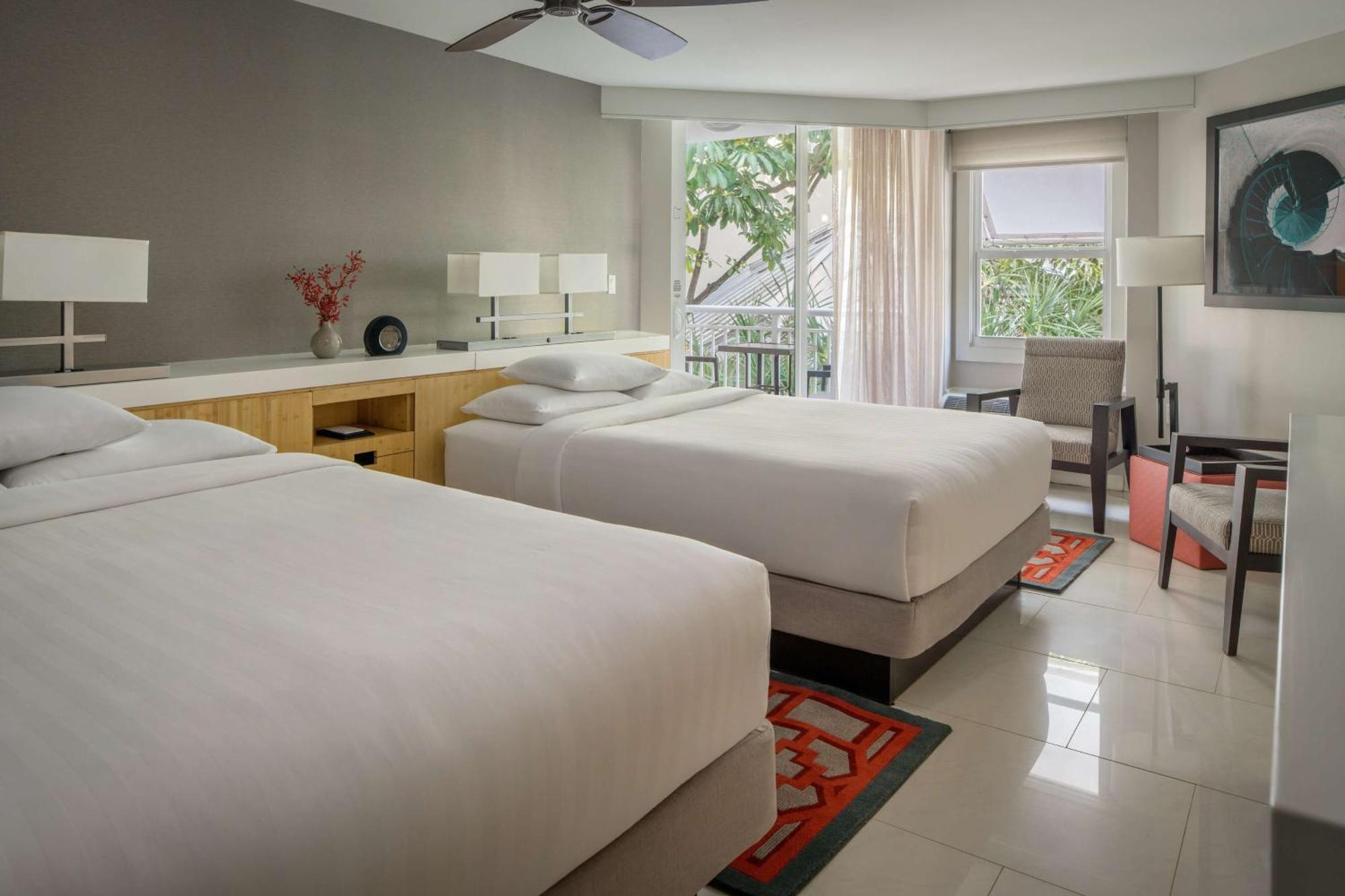 Queen Room with Two Queen Beds,807338400:JPEG
