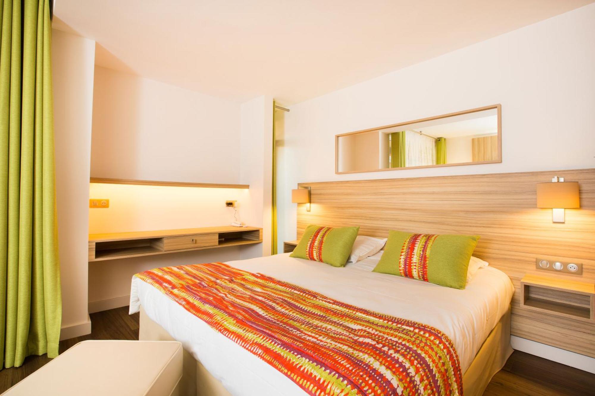 Quadruple Room with Terrace,744710938:JPEG