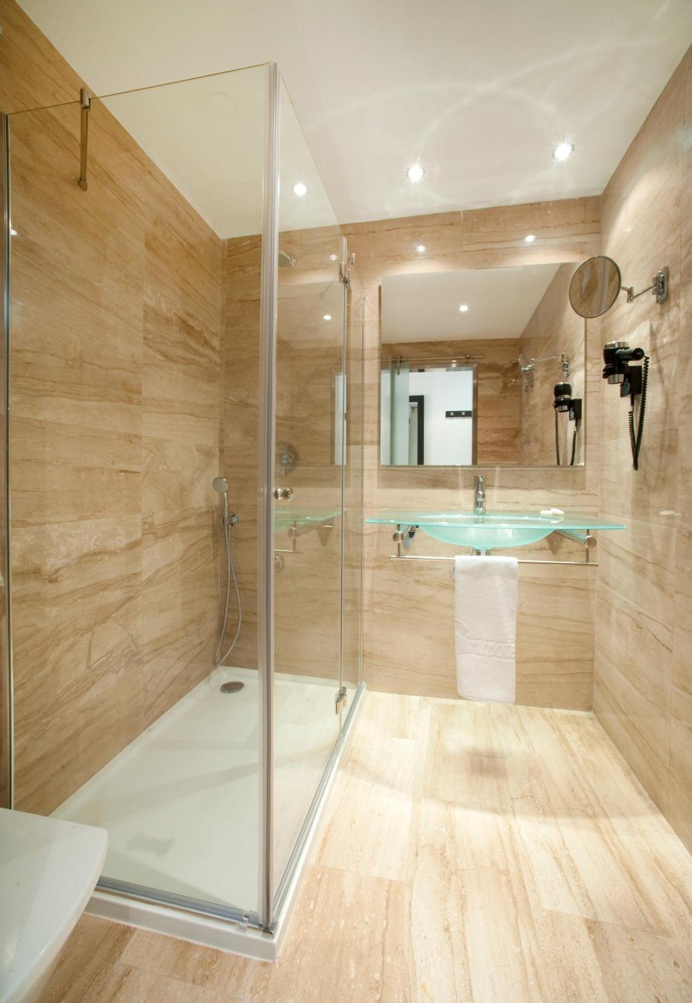 Double or Twin Room (2 Adults + 1 Child),1306835233:JPEG