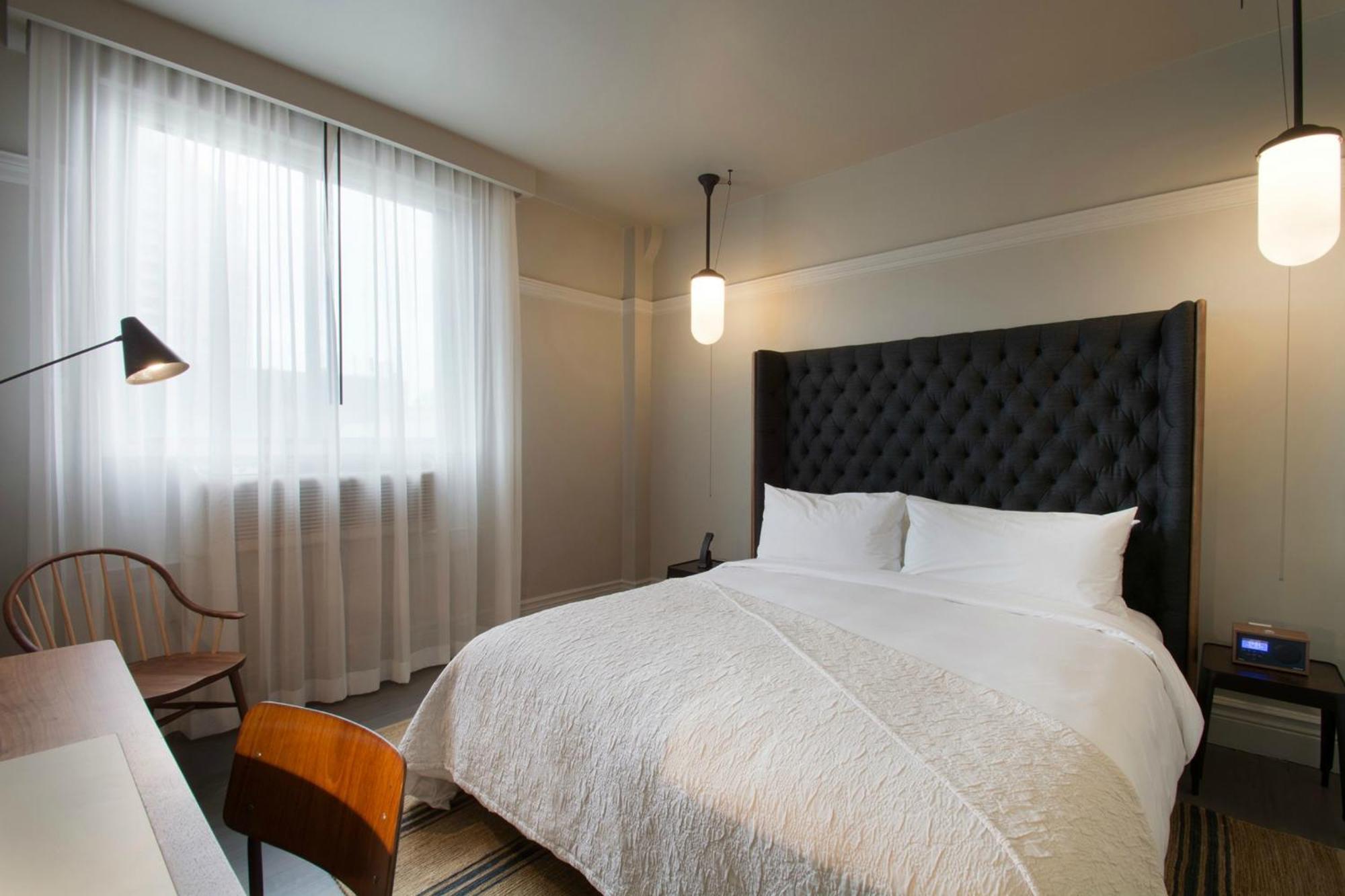 Queen Room,1275490978:JPEG