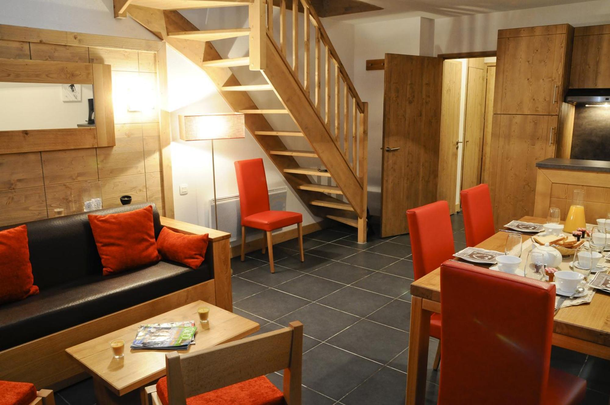 One-Bedroom Apartment Alcove,704826508:JPEG