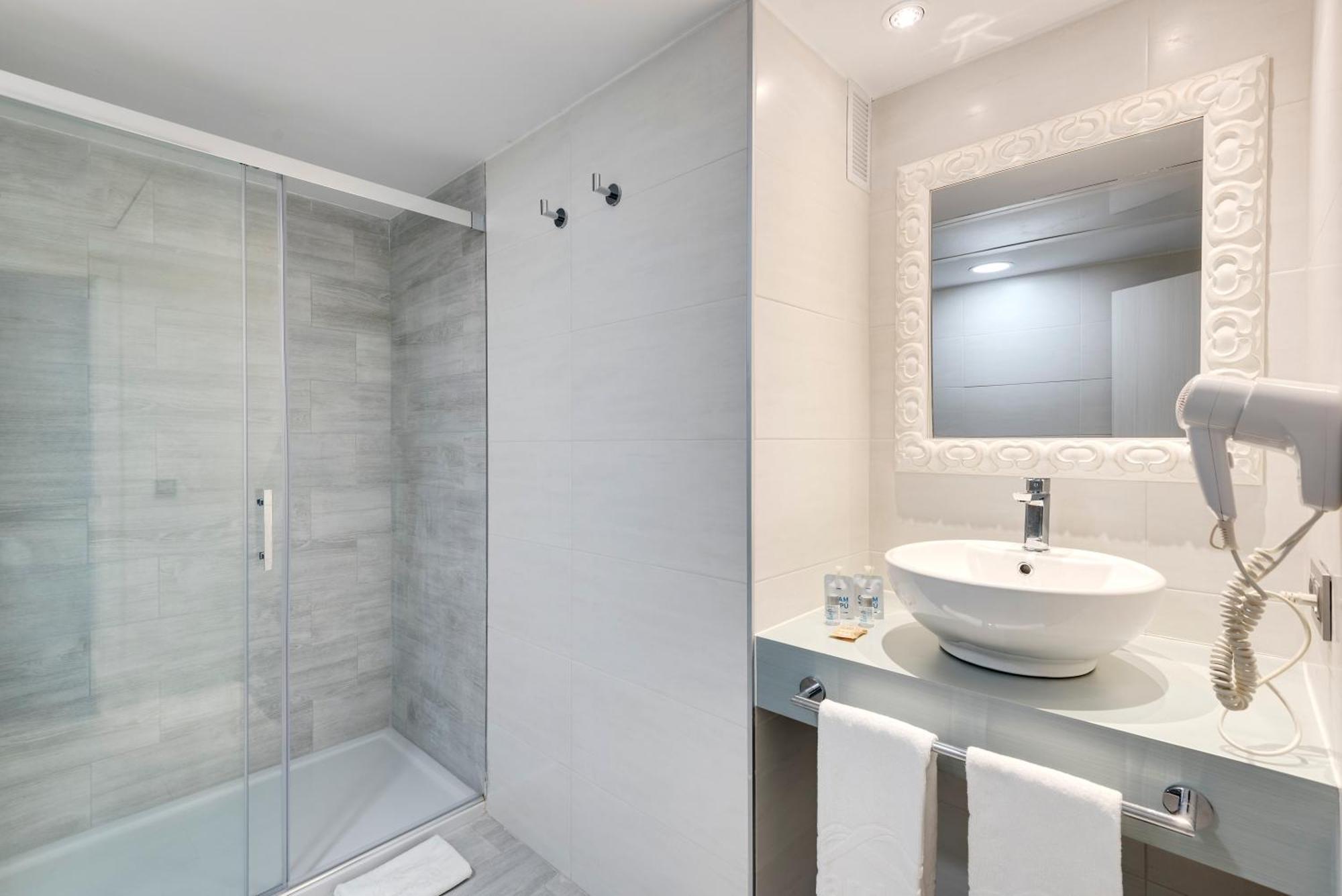 Apartamento de 1 dormitorio con vistas a la piscina