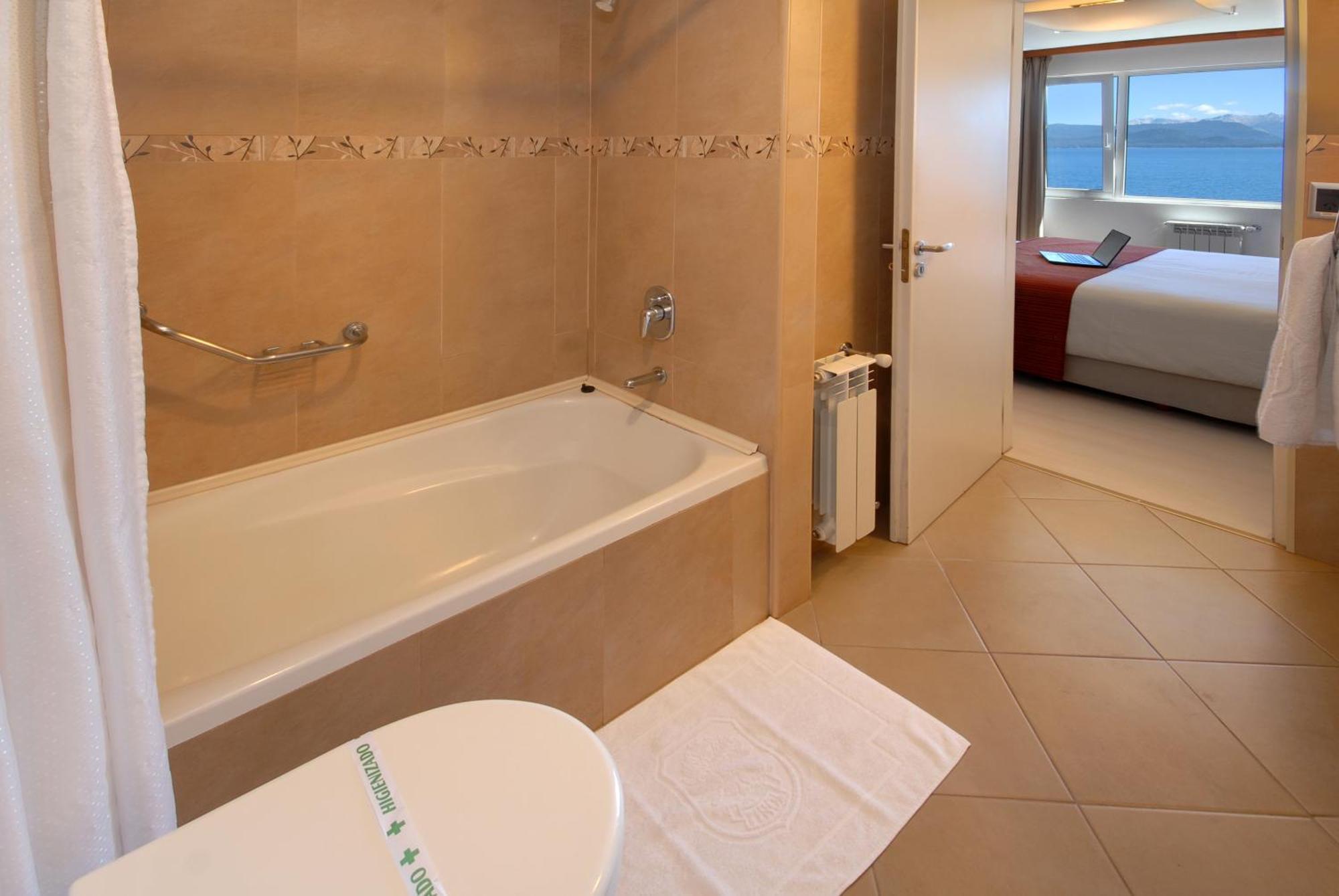 Triple Room with Lake View,988369522:JPEG