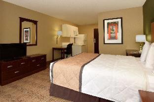 Queen studio with 1 Queen Bed - Disability Access/Non-Smoking