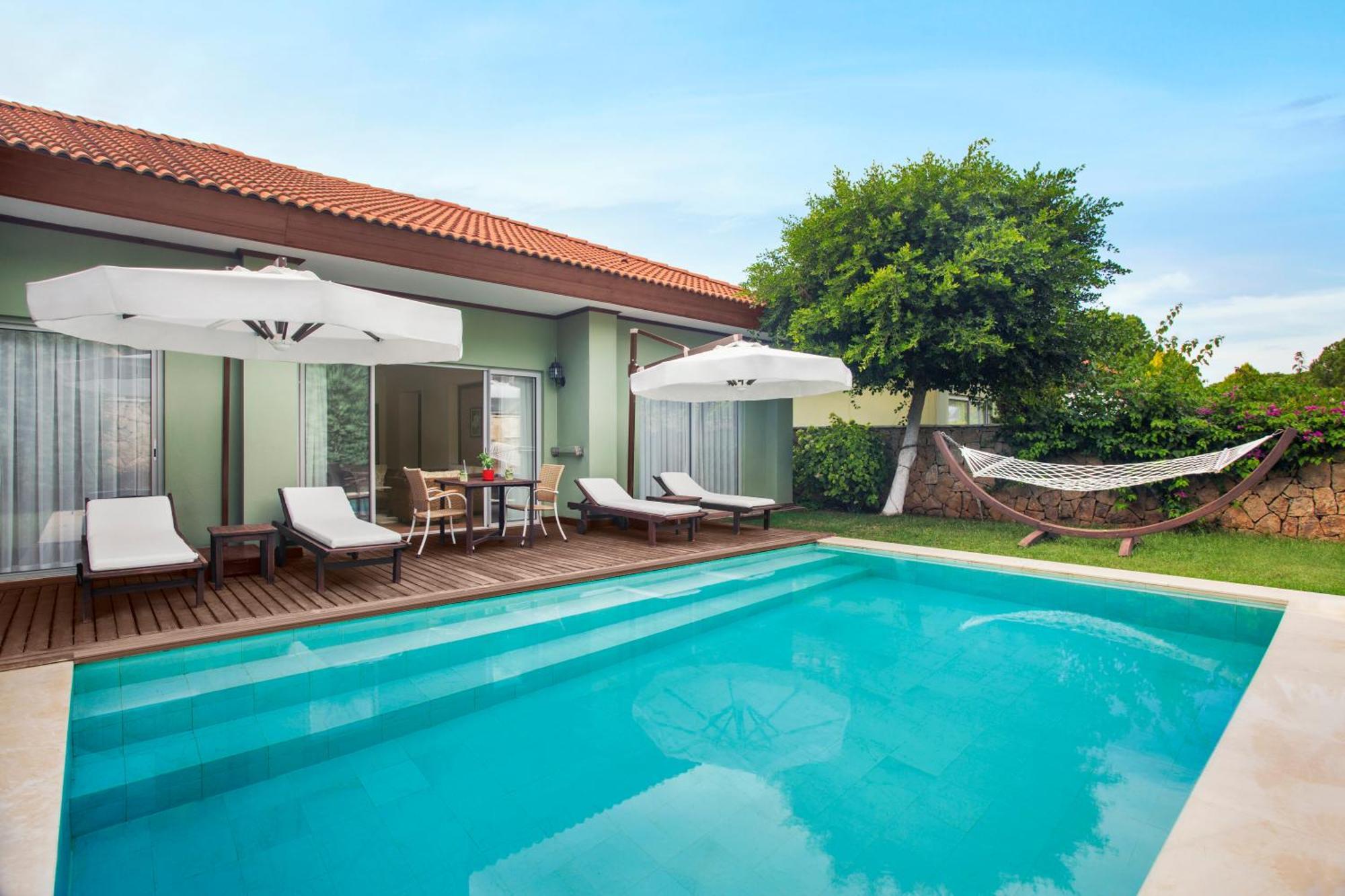Bali Deluxe Villa with Private Pool (3 Adults + 2 Children)
