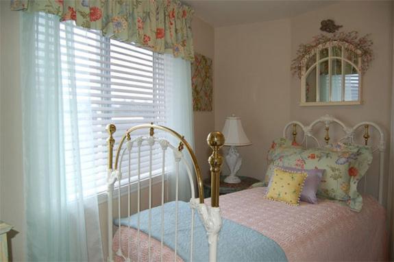 Two-Bedroom Apartment - Columbia Tower - No Pets
