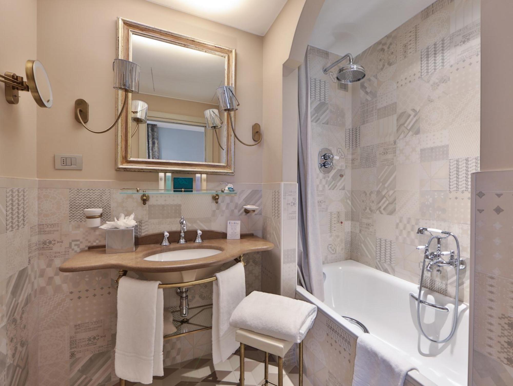 Camera Tripla con Vista