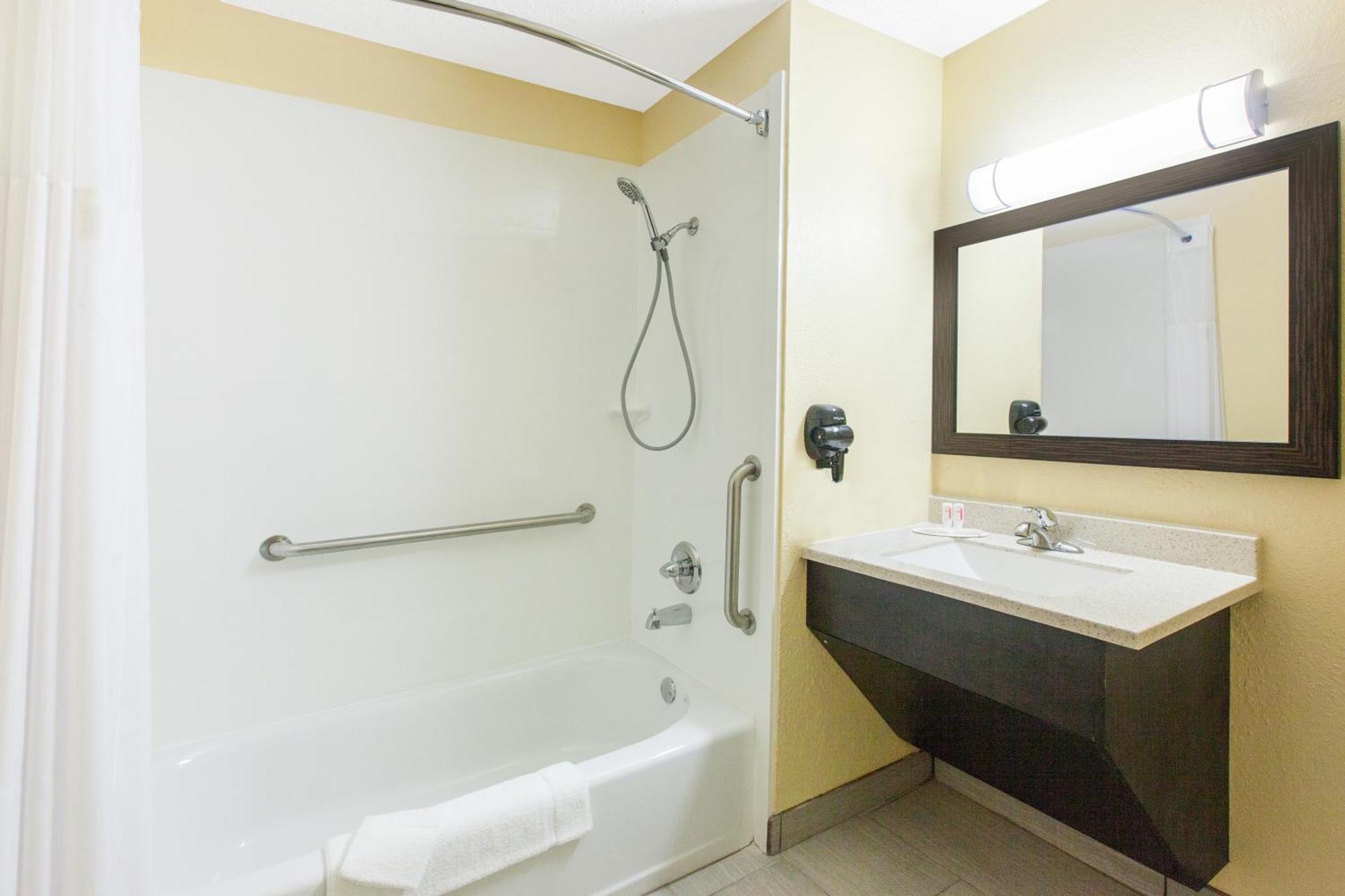 King Room - Mobility Access - First Floor - Non-Smoking