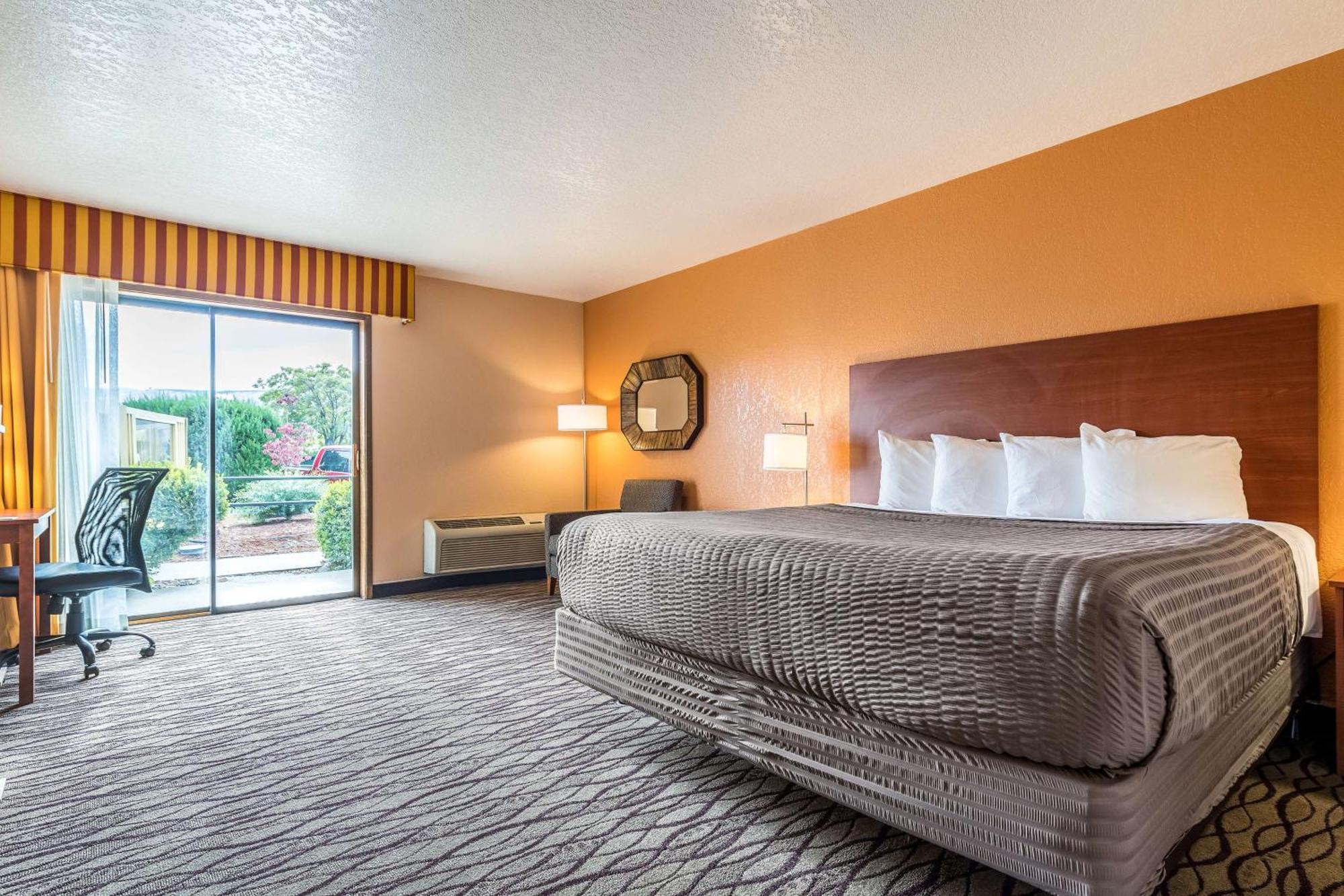 King Room with Pool View