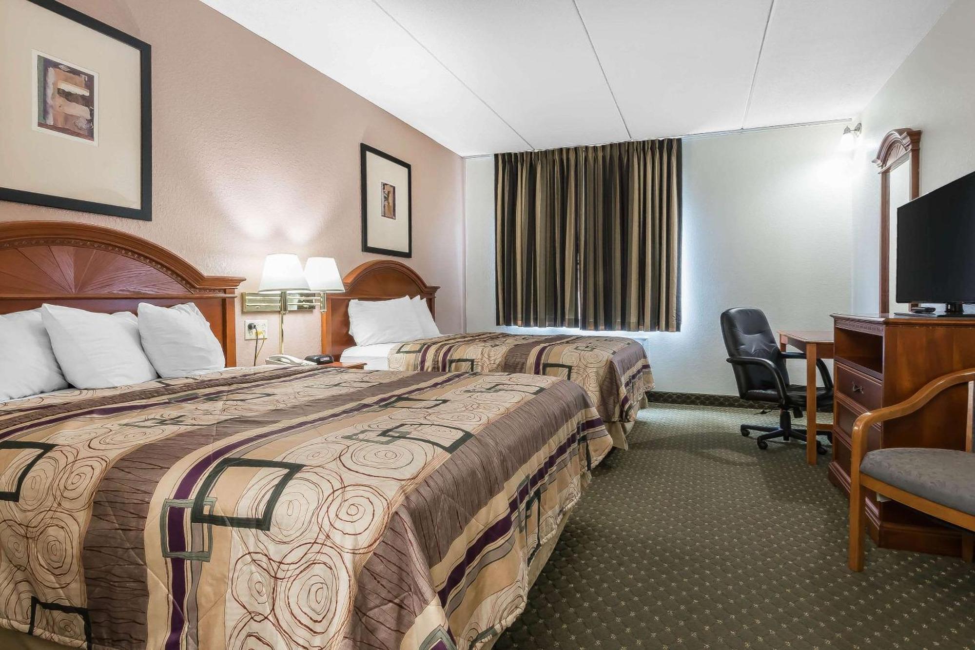 Queen Room with Two Queen Beds - Non-Smoking