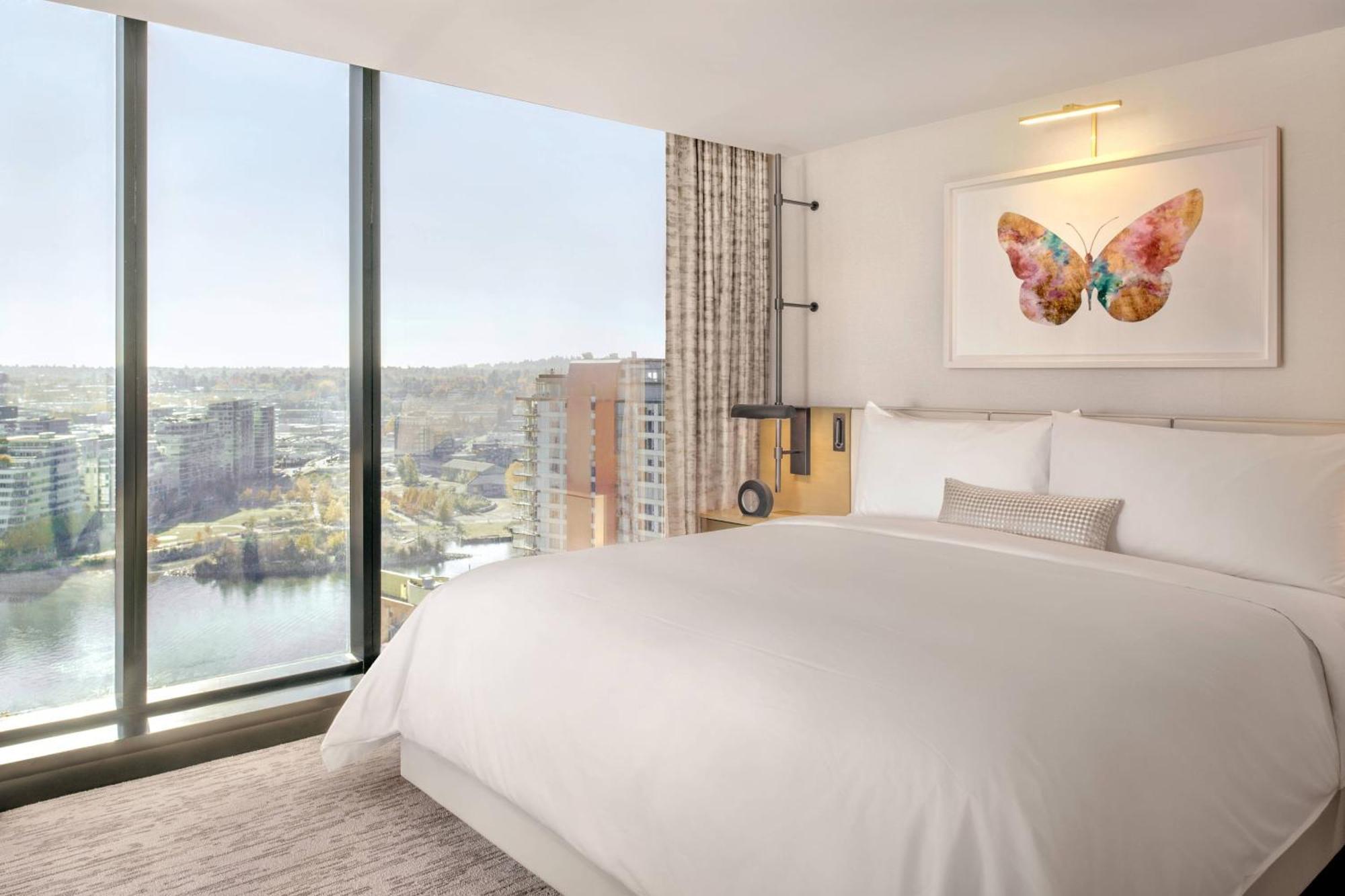 One-Bedroom King Suite