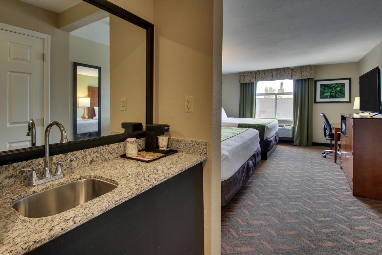 Queen Room with Two Queen Beds