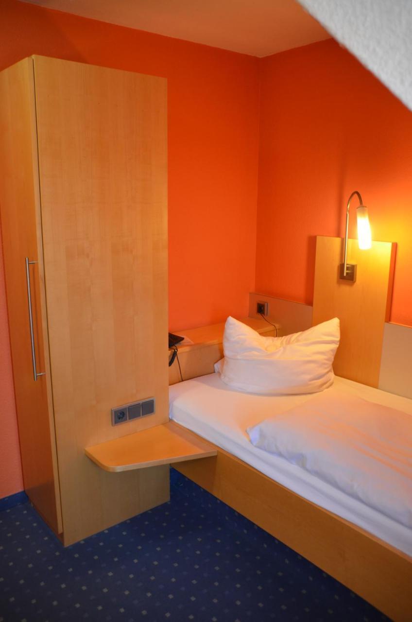 Standard Einzelzimmer mit Dachschräge