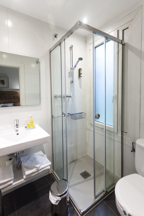Budget Double or Twin Room,718700002:JPEG