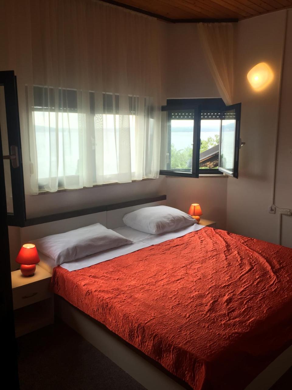 Doppel-/Zweibettzimmer mit Meerblick