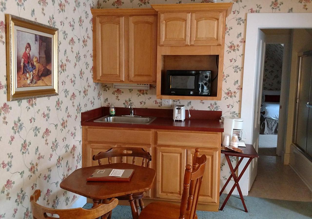 Kitchenette Room