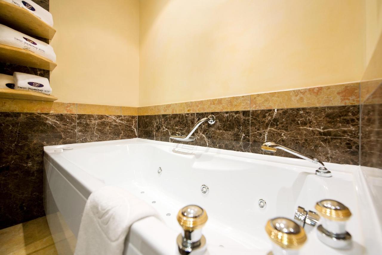 Suite Deluxe con Vista Lago