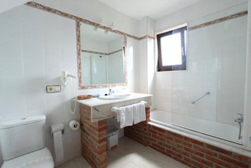 Quadruple Room,1758318466:JPEG