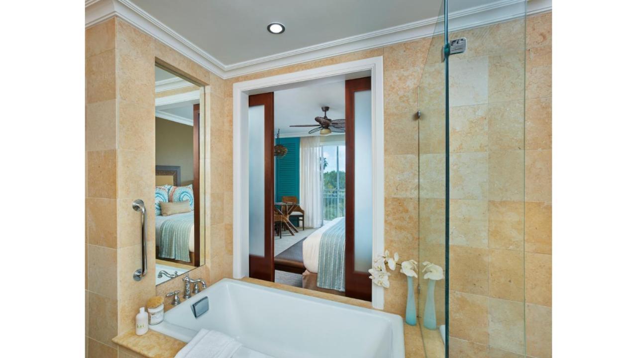 Resort View Double Queen Guestroom