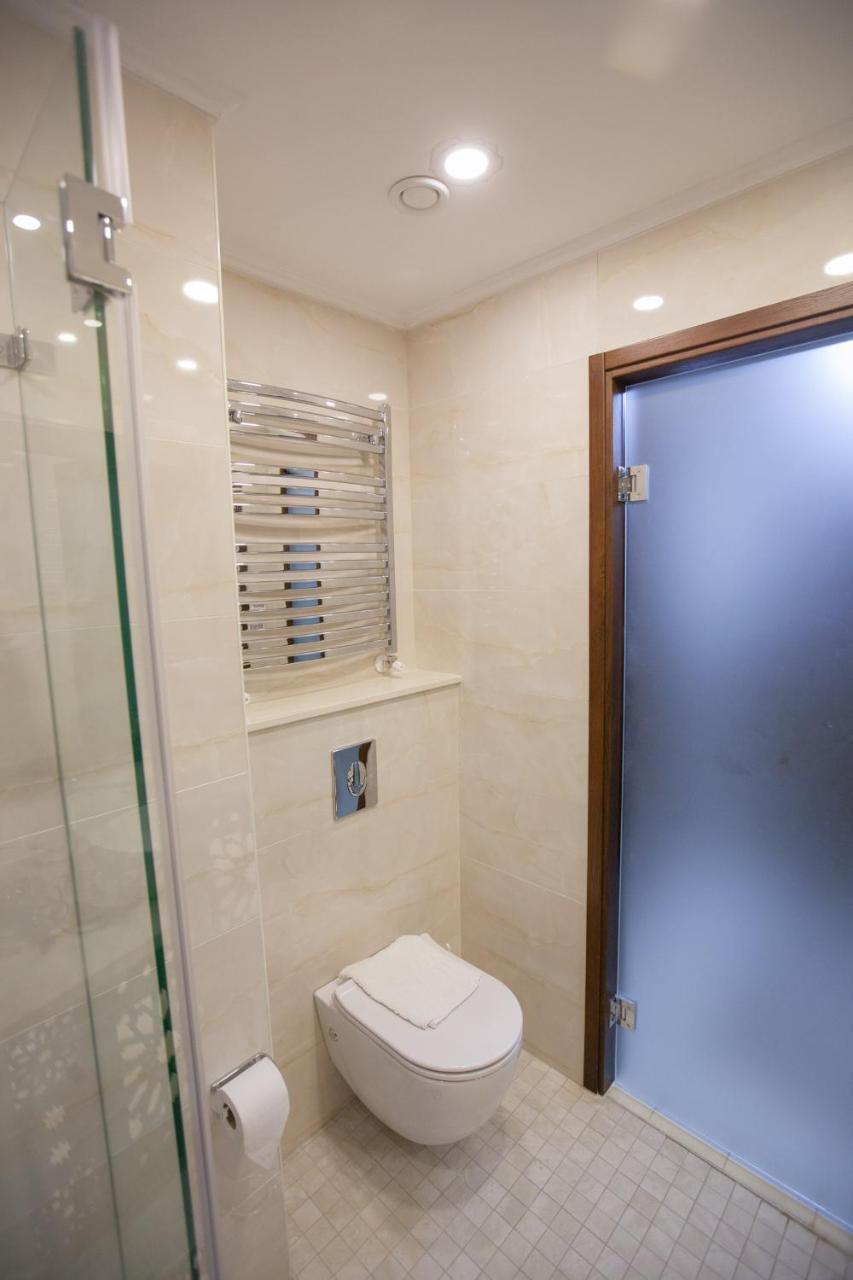 Zweibettzimmer mit Balkon