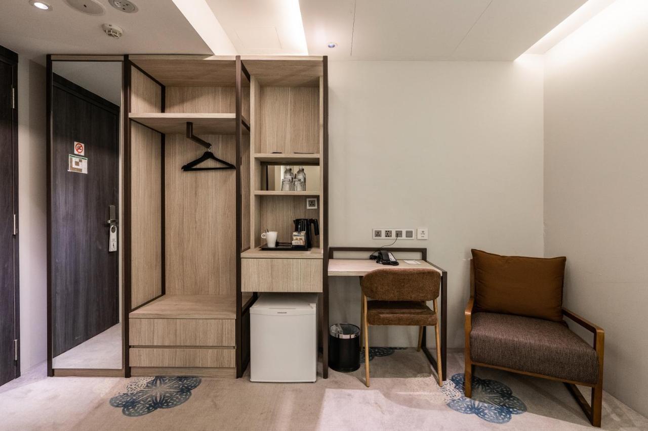 Quarto Superior com 2 Camas de Solteiro - Sem Janelas