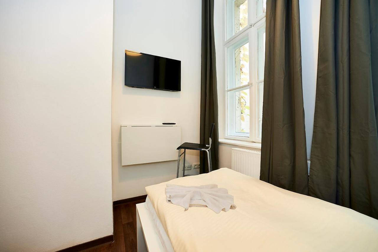 Quarto Individual com Casa de Banho Privativa