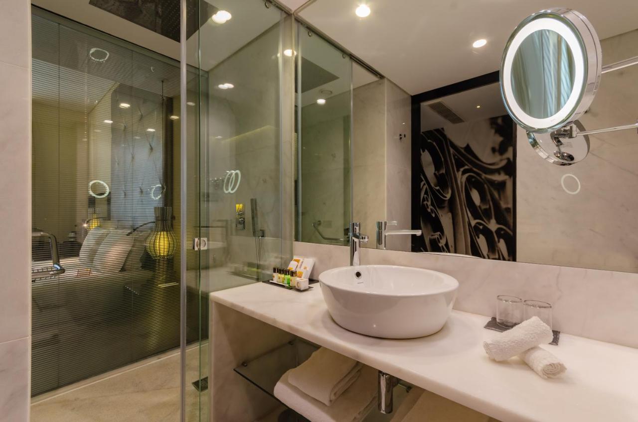 Quarto Superior com Vista Rua
