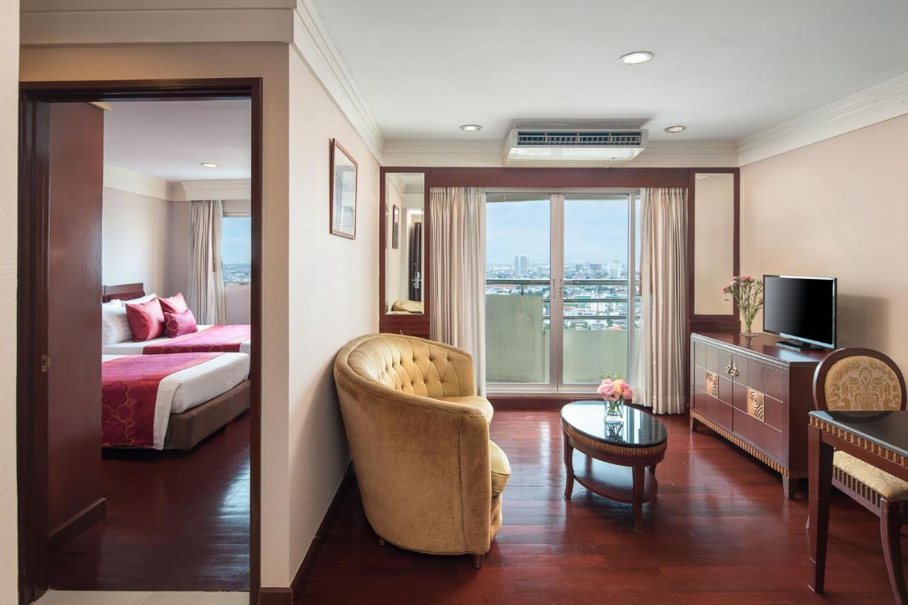 Two-Bedroom Suite (Family Room),1274299966:JPEG