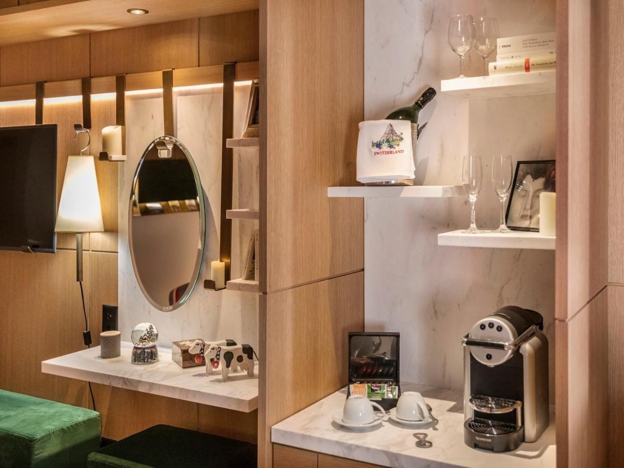Chambre Double - Vue Partielle sur Mont Cervin