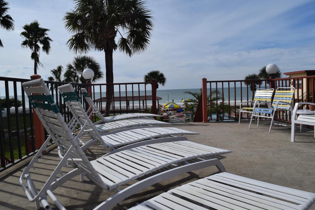 Gulf Front View One Bedroom Apartment With Kitchen (Two Double Beds)