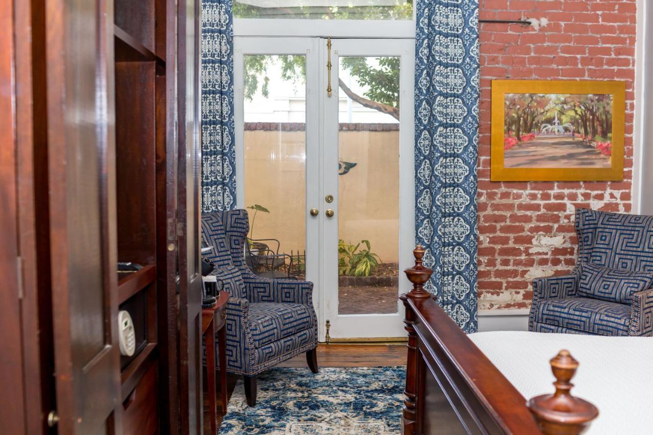 Queen Room with Patio